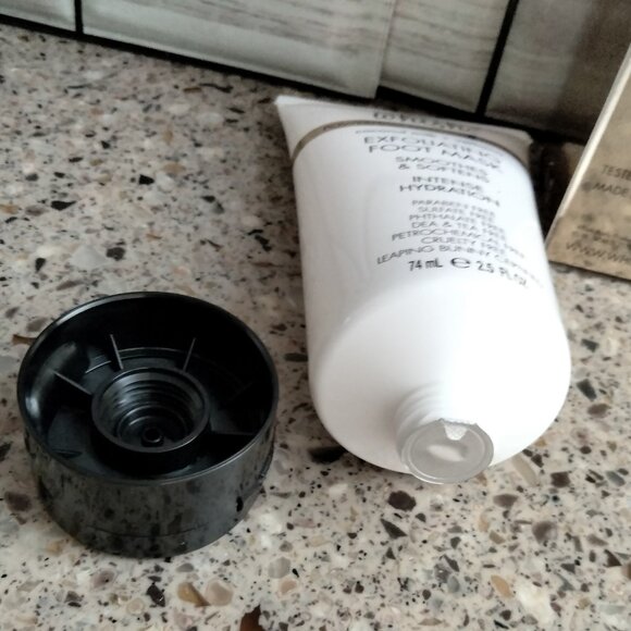 Exfoliating Foot Mask - Picture 4 of 4